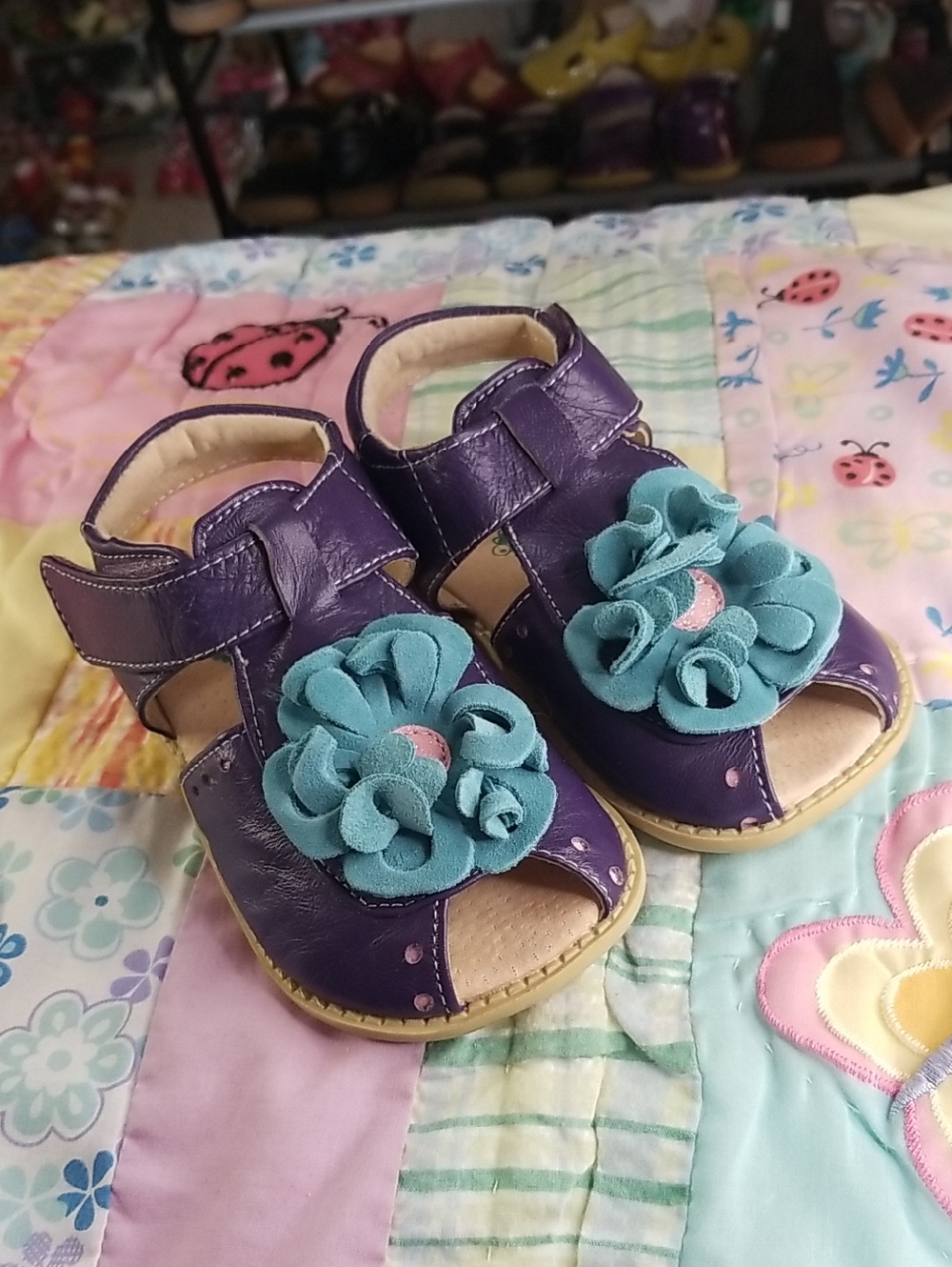 Livie & Luca Purple Sandals w/Teal Suede Flowers Size 9 Soft Leather Blooms EUC